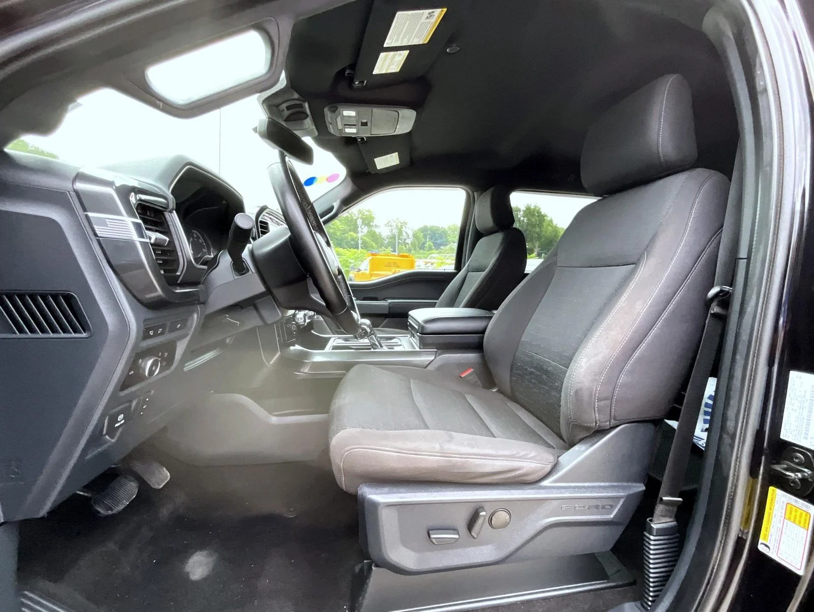 Used 2023 Black Ford XLT image 12