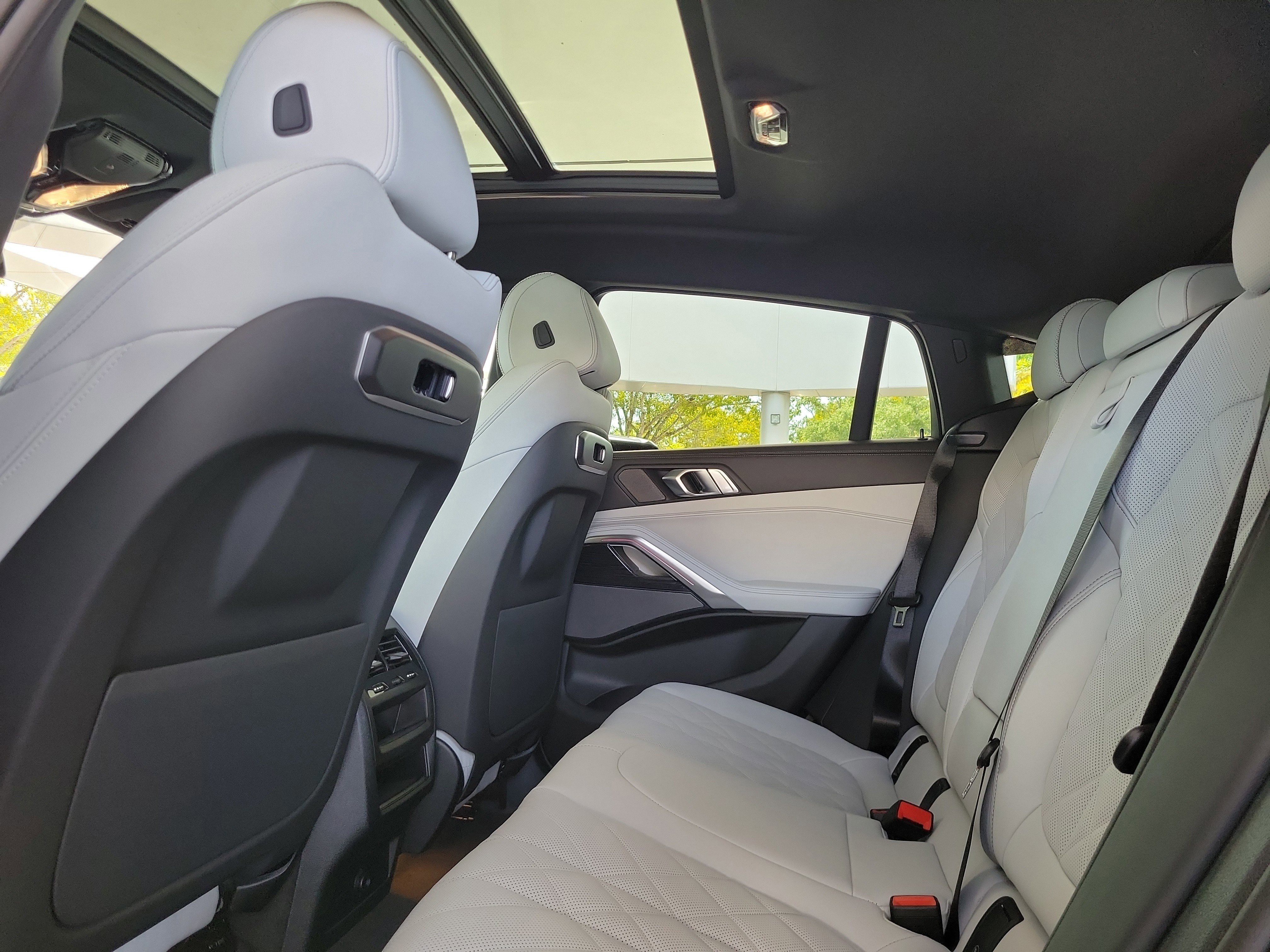 New 2027 Tanzanite Blue II Metallic BMW xDrive40i image 12
