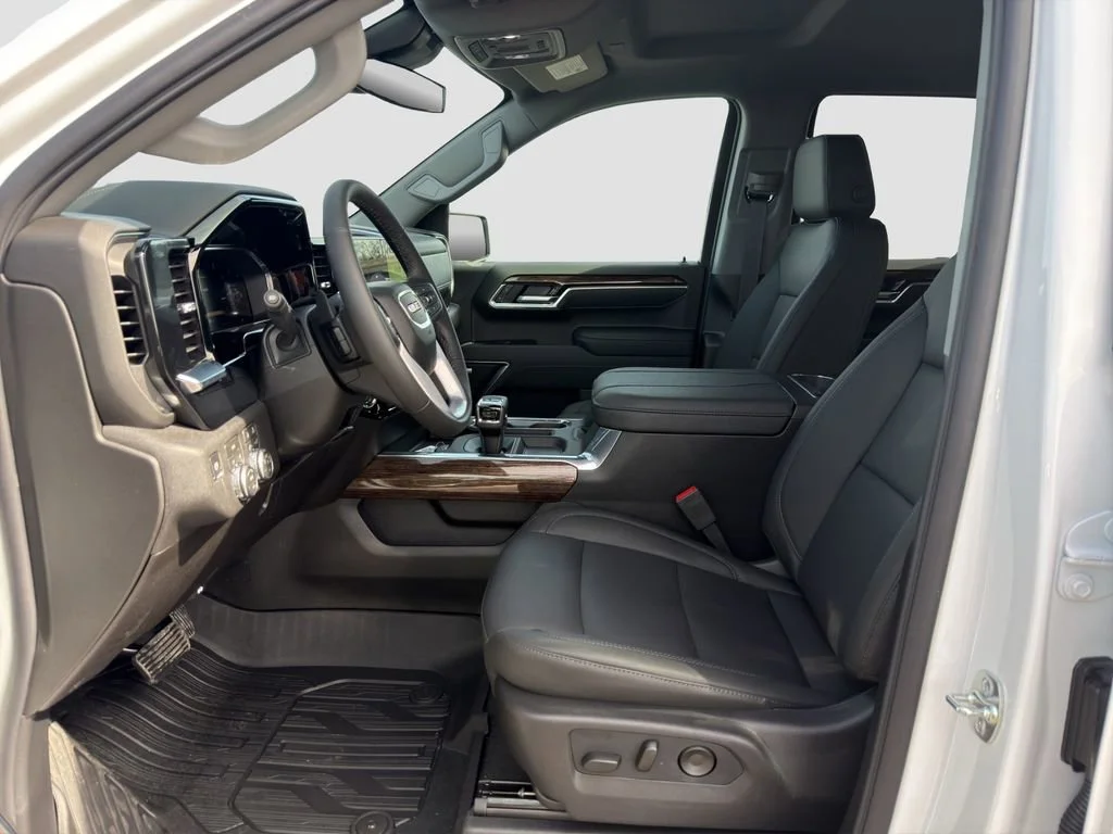New 2026 Summit White GMC Elevation image 9