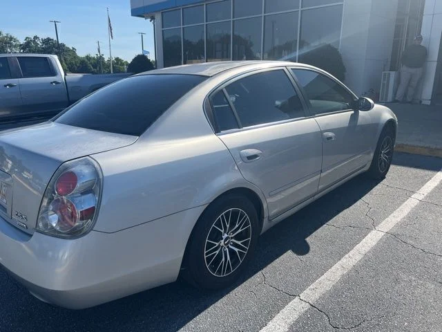 Used 2006 Silver Nissan 2.5 S image 5