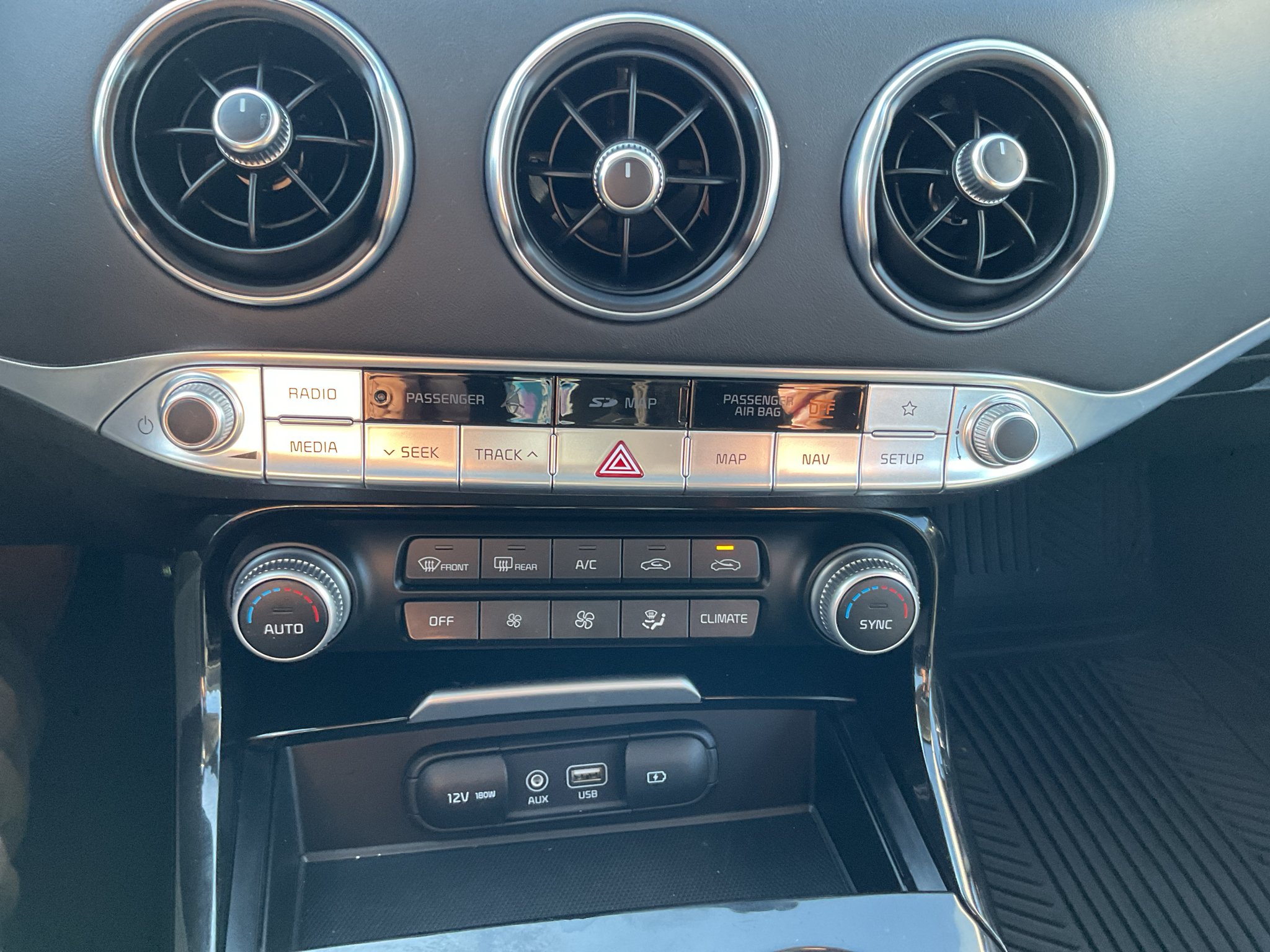 Used 2018 Aurora Black Kia Premium image 24