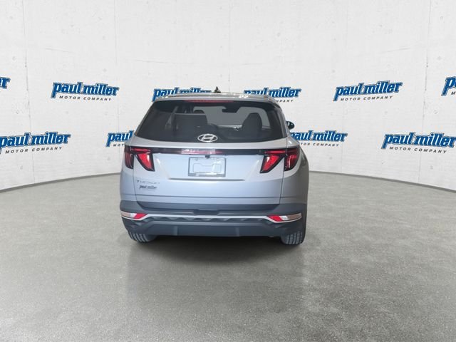 Used 2024 Silver Hyundai SE image 9