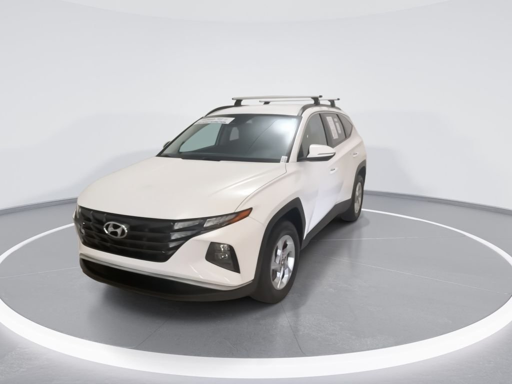 Used 2023 White Hyundai SEL image 4
