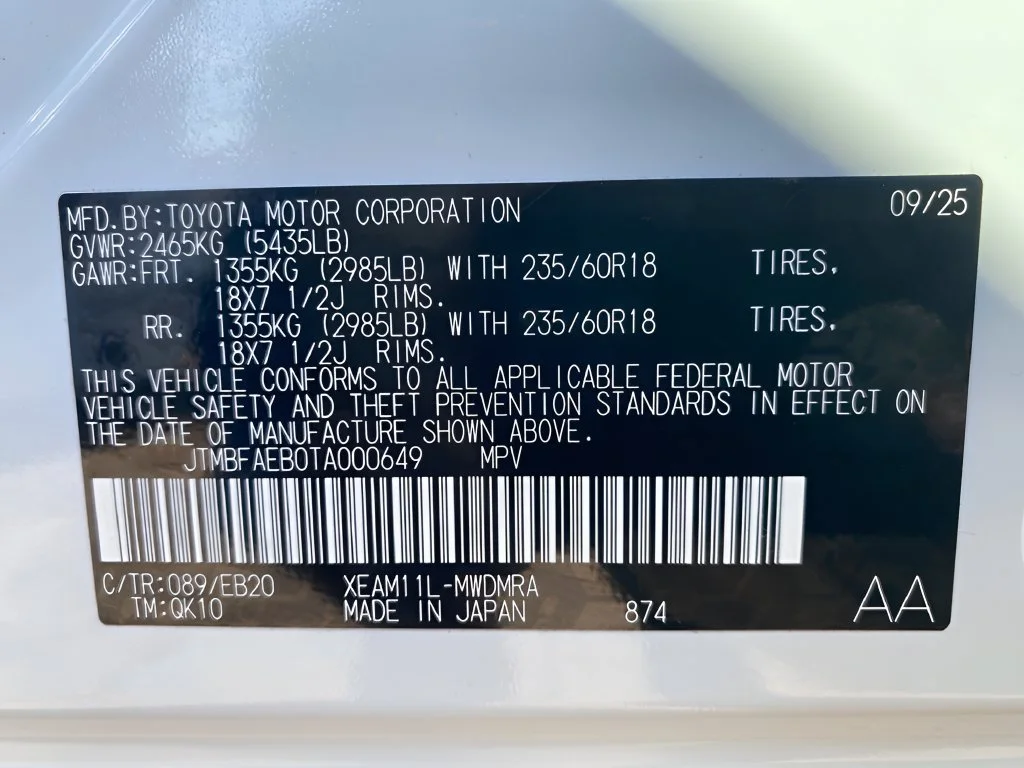 Used 2026 White Toyota XLE image 34