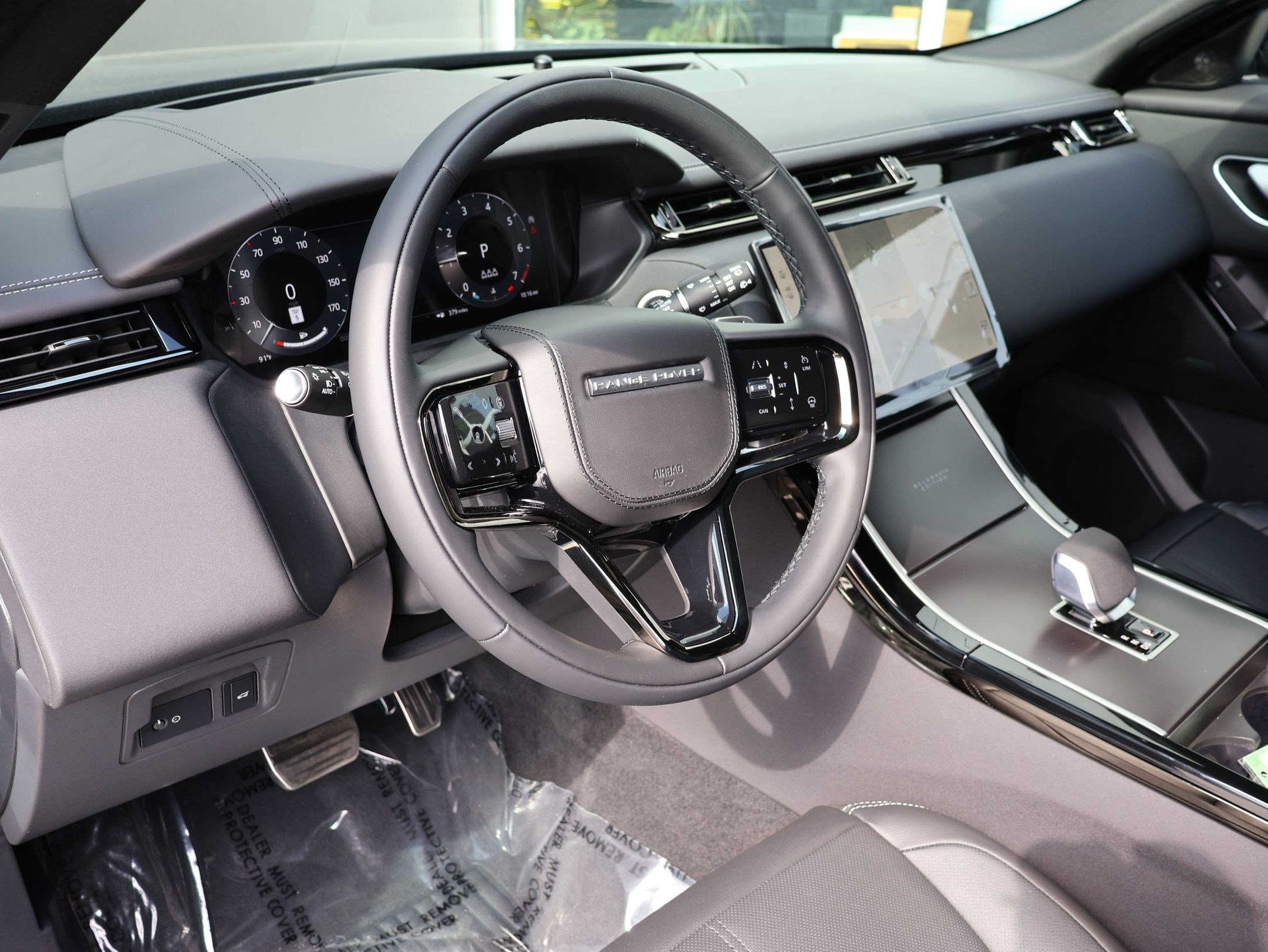 New 2026 Santorini Black LAND ROVER Belgravia Edition image 10