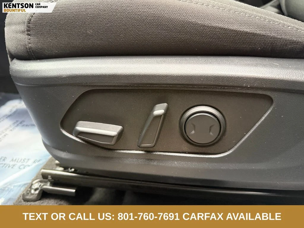 Used 2025 Gray Hyundai SEL image 23
