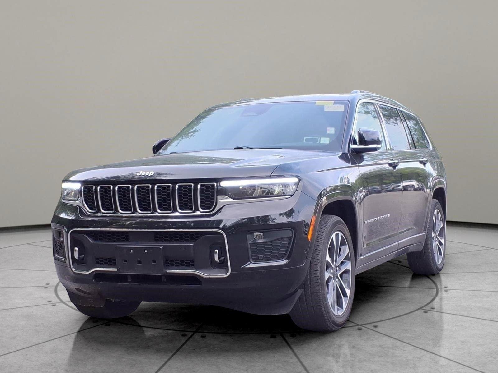 Used 2023 Diamond Black Crystal Pearlcoat Jeep Overland image 1