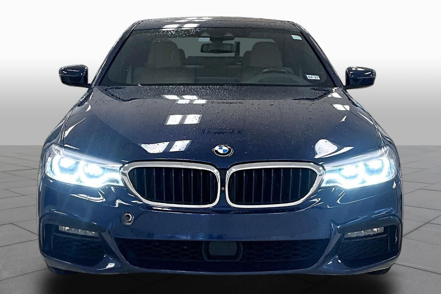 Used 2019 Mediterranean Blue Metallic BMW 530e iPerformance image 3