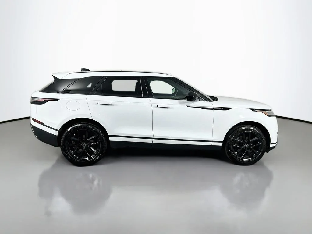 Certified Used 2026 Fuji White Land Rover S image 4