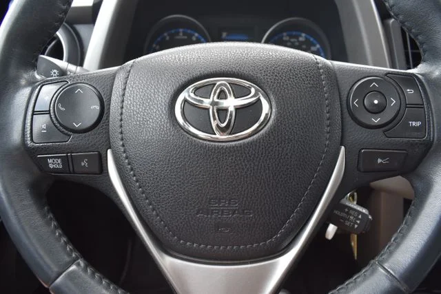 Used 2017 Gray Toyota XLE image 20