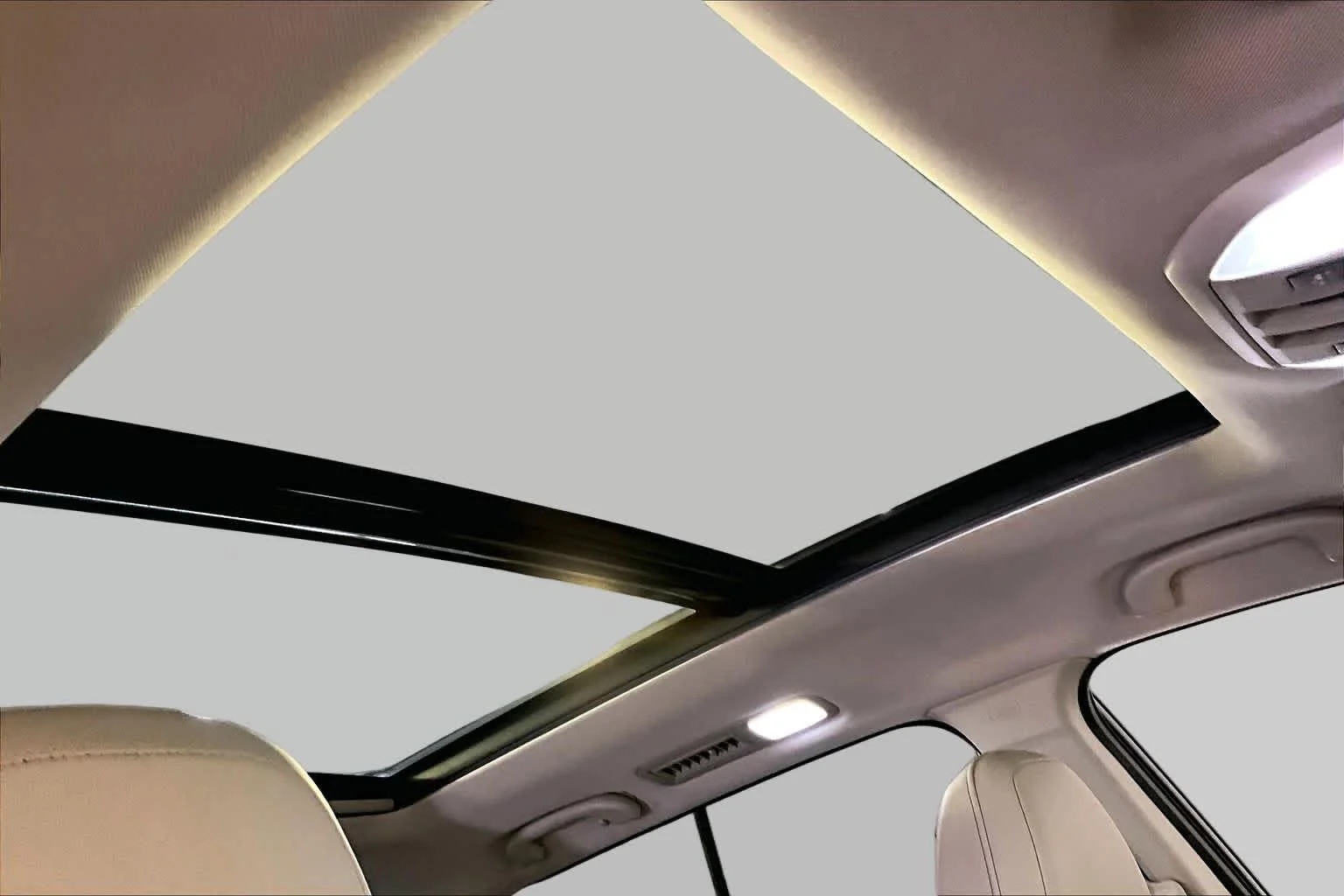 Used 2019 Crystal White Pearl Subaru Limited image 14