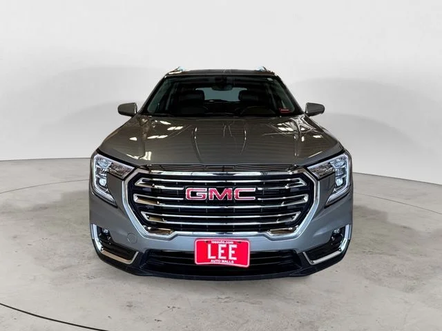Used 2024 Silver GMC SLT image 9