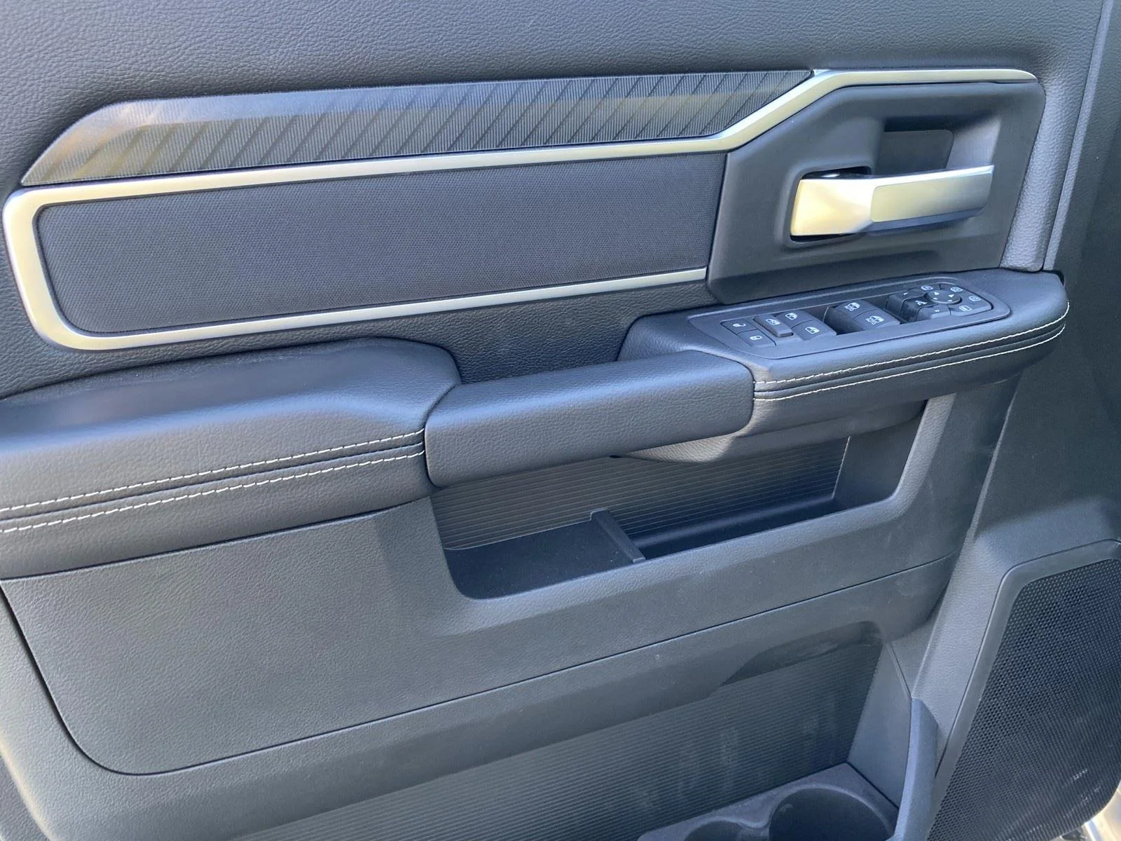 2026 RAM 2500 Big Horn - Photo 15