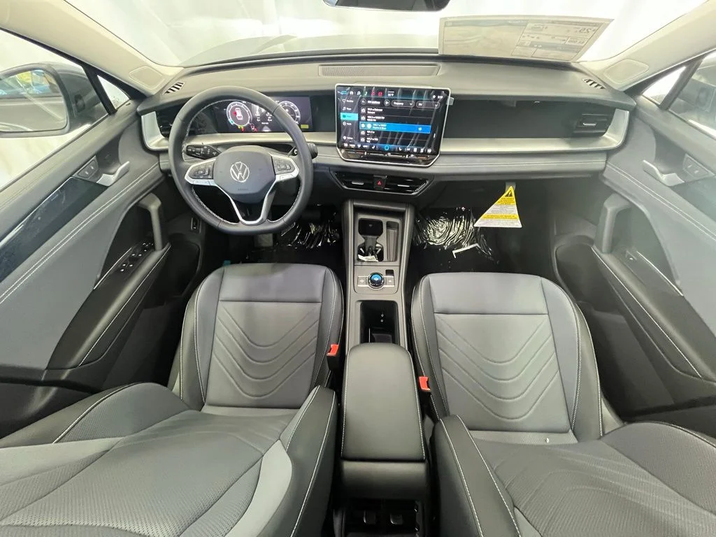2026 Volkswagen Tiguan SE - Photo 13