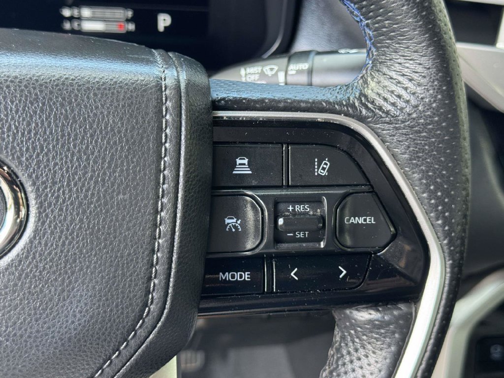 Used 2025 Silver Toyota Platinum image 13