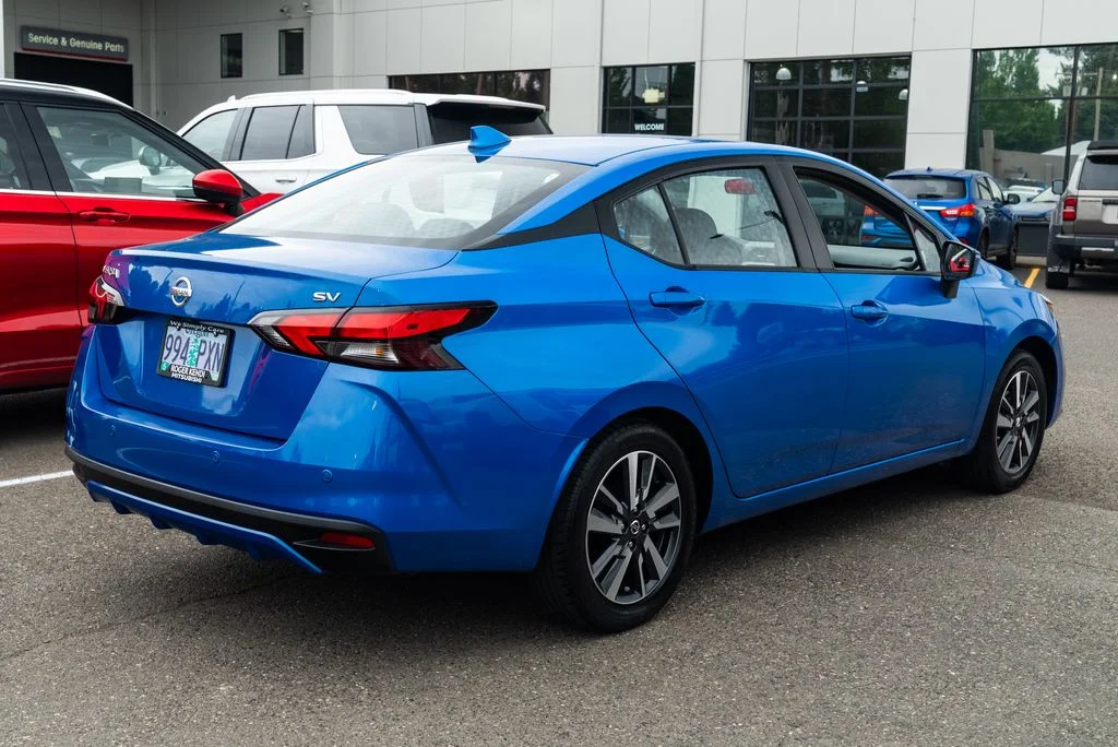Used 2021 Blue Nissan 1.6 SV image 6