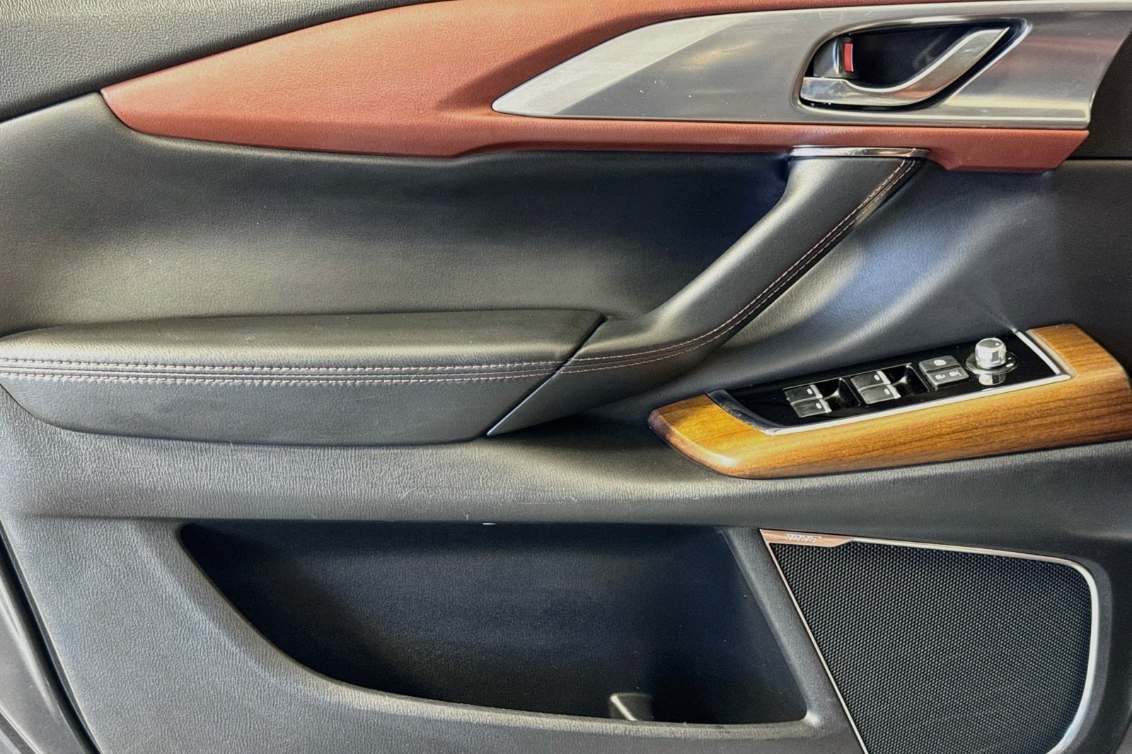 Used 2017 Machine Gray Metallic Mazda Signature image 17