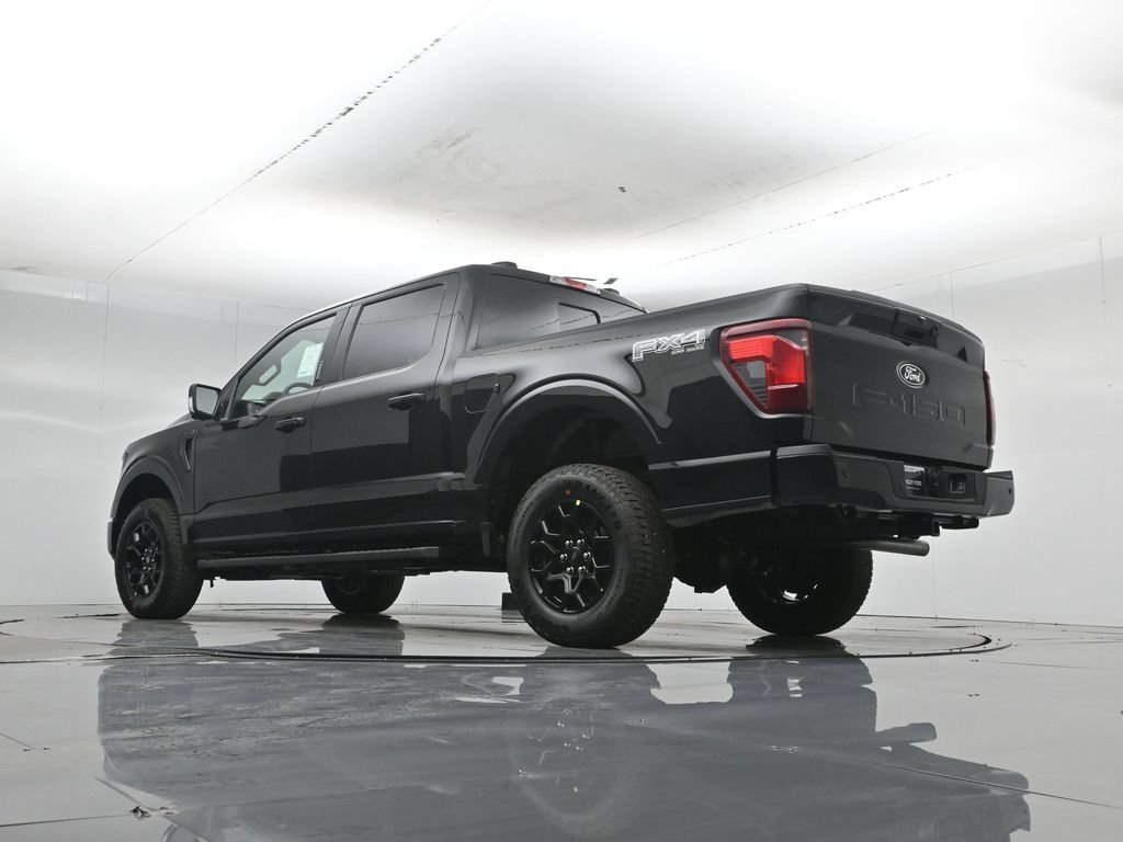 New 2026 Agate Black Metallic Ford XLT image 3