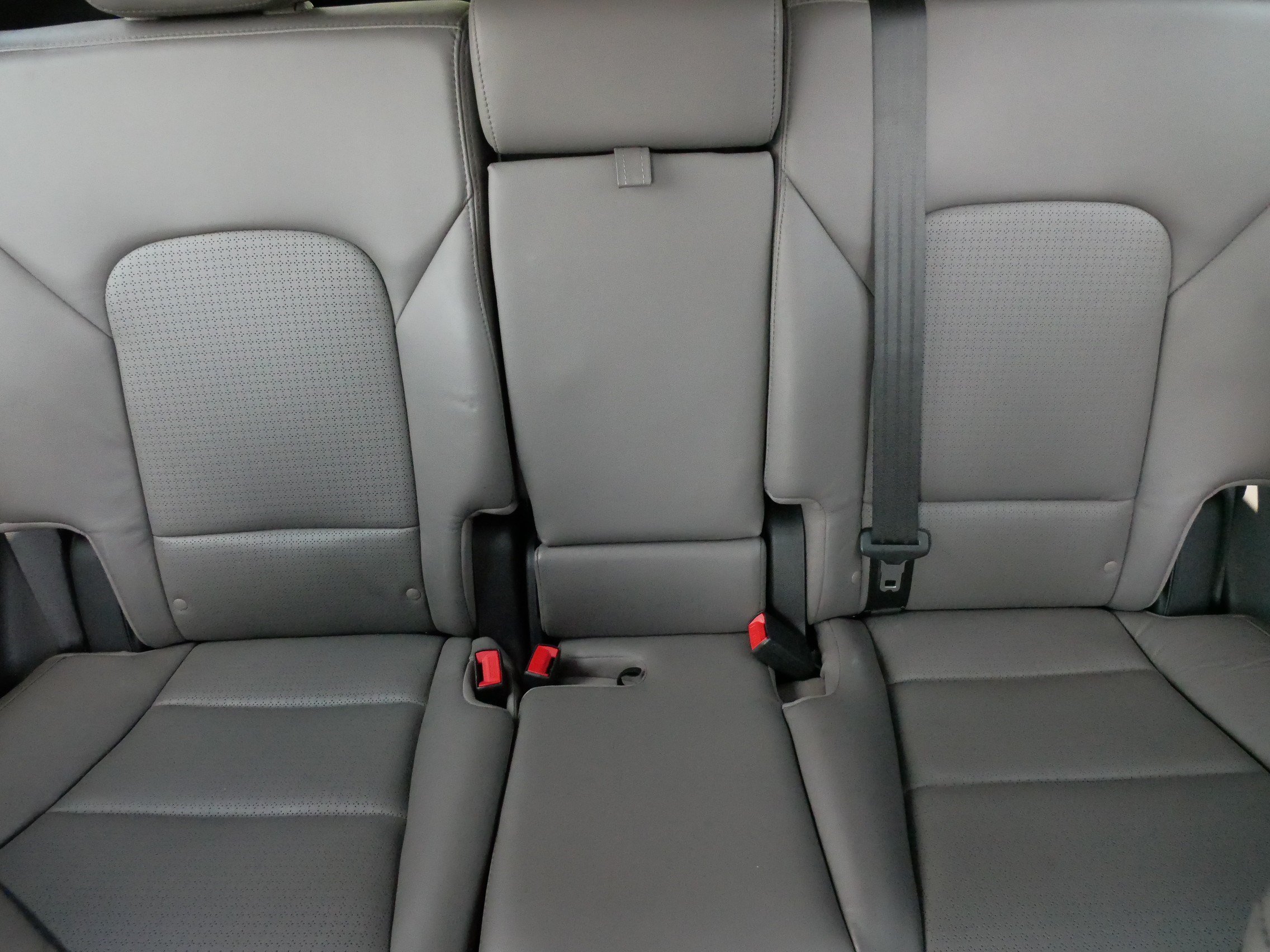 Used 2013 Mineral Gray Hyundai 2.0T Sport image 13