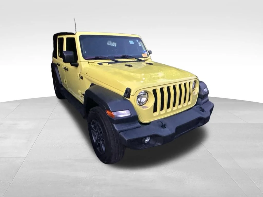 Used 2023 Yellow Jeep Sport S image 4