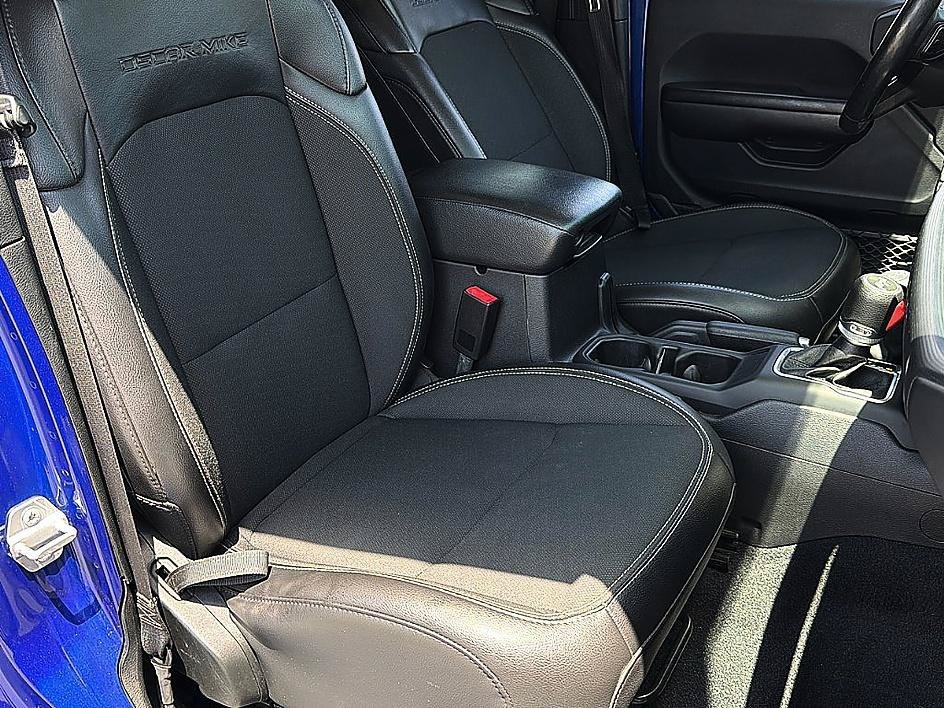 Used 2020 Ocean Blue Metallic Clearcoat Jeep Freedom image 23