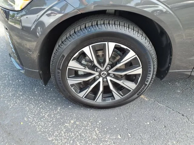 2024 Volvo XC60 Plus - Photo 9