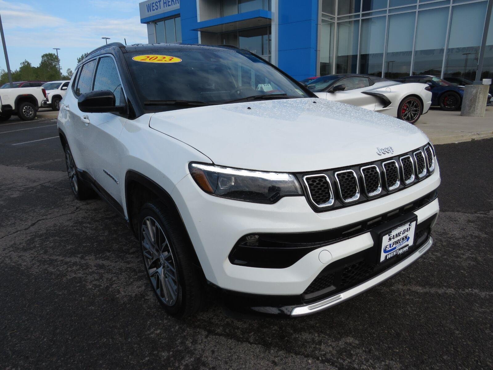 Used 2023 Bright White Clearcoat Jeep Limited image 2