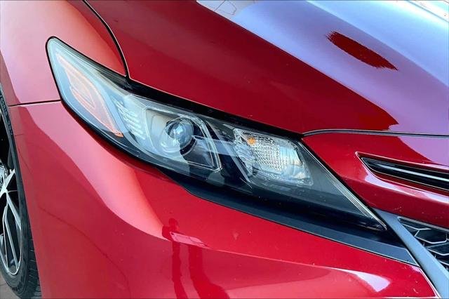 Certified Used 2022 SUPERSONIC RED Toyota  image 27