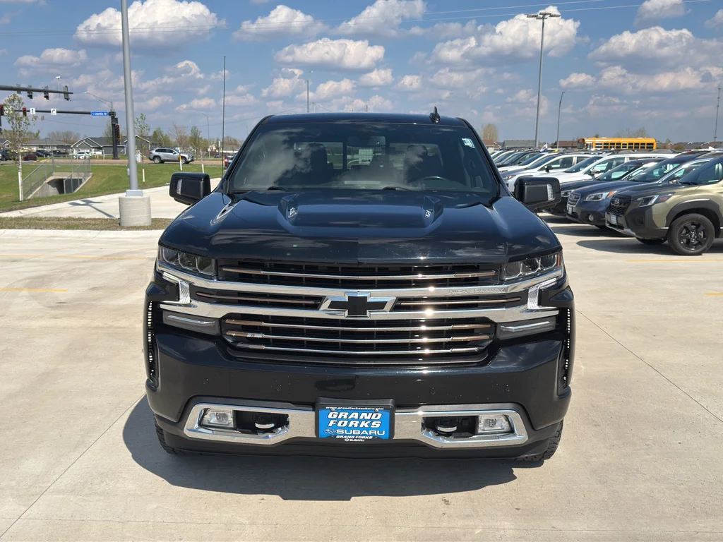 Used 2022 BLACK Chevrolet High Country image 3