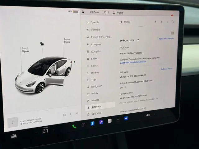 Used 2023 White Tesla Base image 15