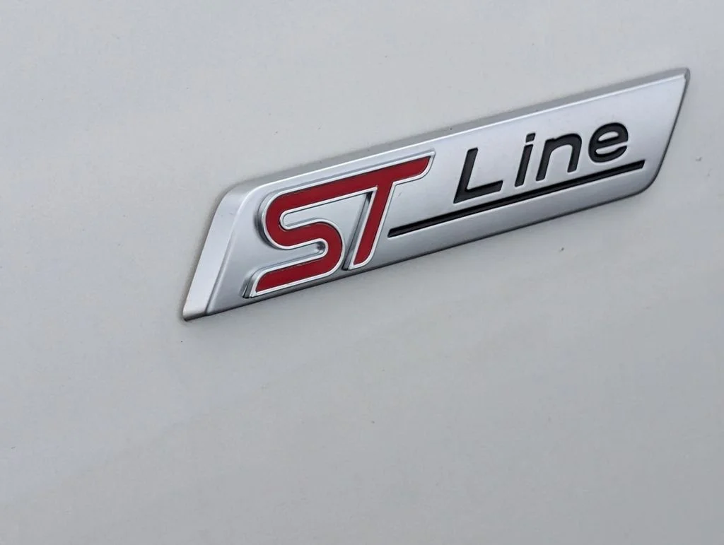New 2026 Star White Metallic Tri-coat Ford ST-Line image 13