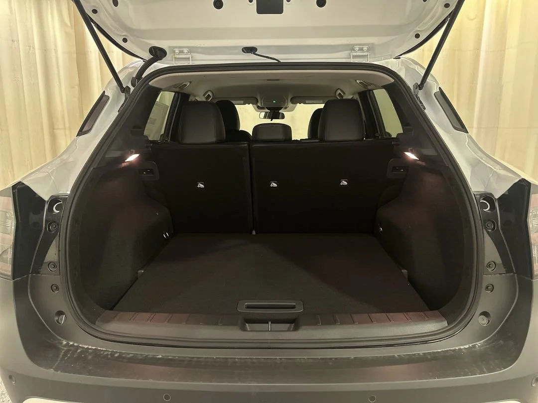 New 2026 Aspen White TriCoat Nissan SR image 16