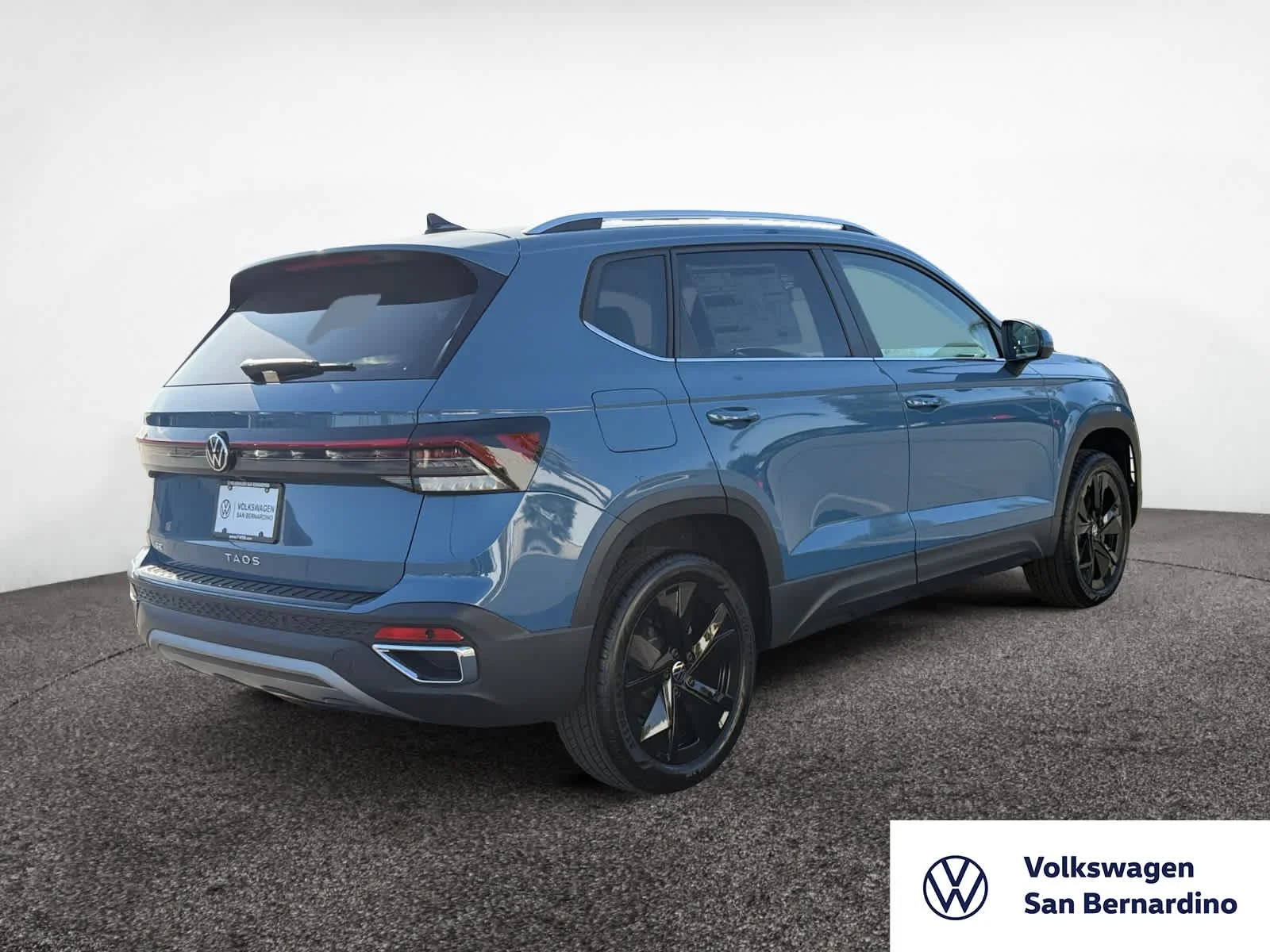 New 2026 Monterey Blue Pearl Volkswagen SE image 5