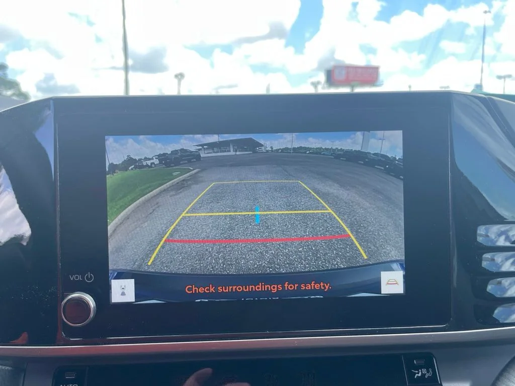 2025 Toyota Camry SE - Photo 28