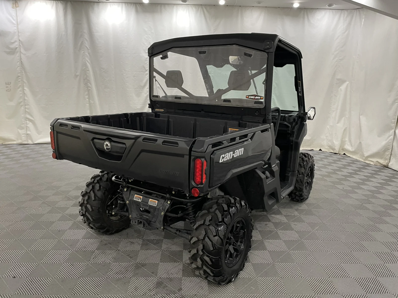 Used 2025 black Can-Am  image 5