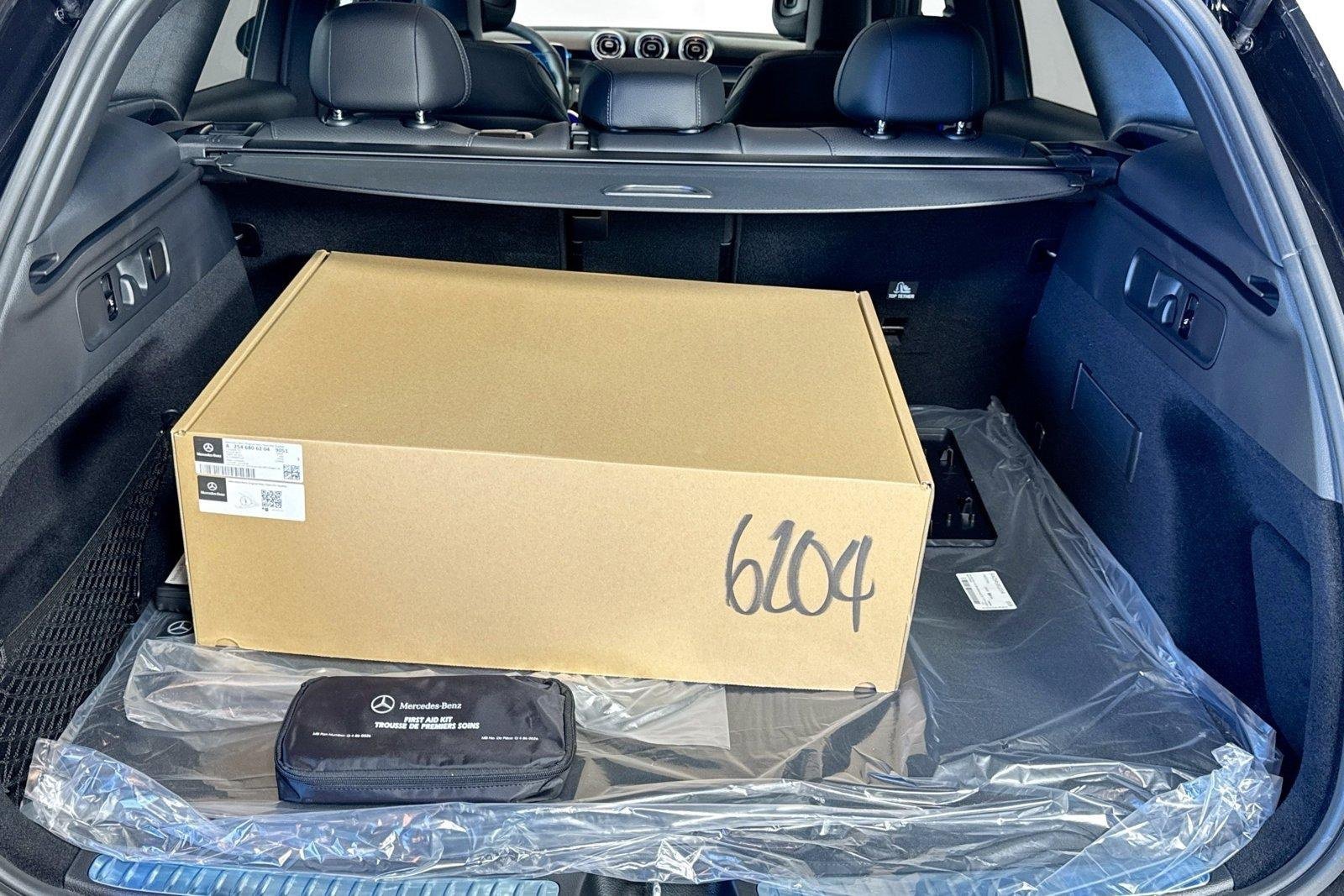 New 2026 Obsidian Black Metallic Mercedes-Benz GLC 300 image 24