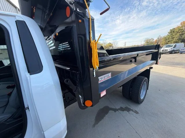 New 2027 Oxford White Ford F-550® XL image 33