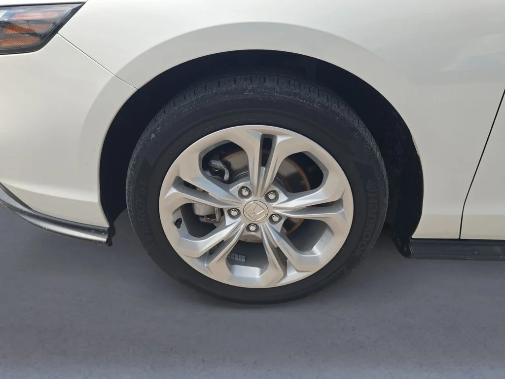 Used 2023 Platinum White Pearl Honda LX image 10