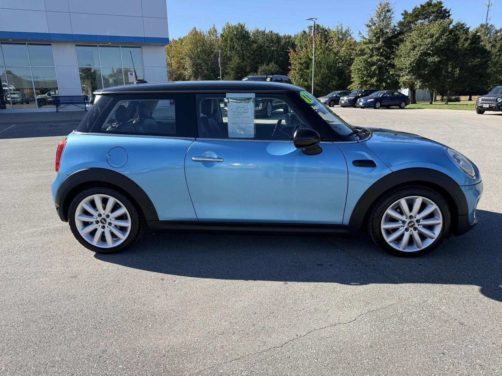 Used 2016 Electric Blue Metallic MINI HATCHBACK image 9