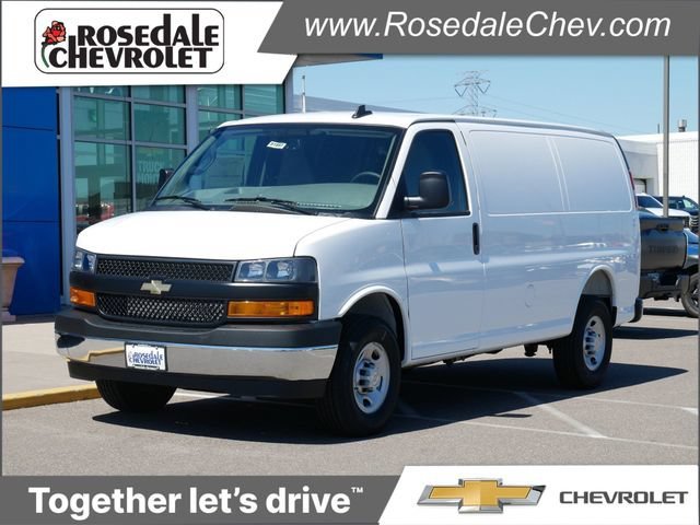 2025 Chevrolet Express Cargo WT