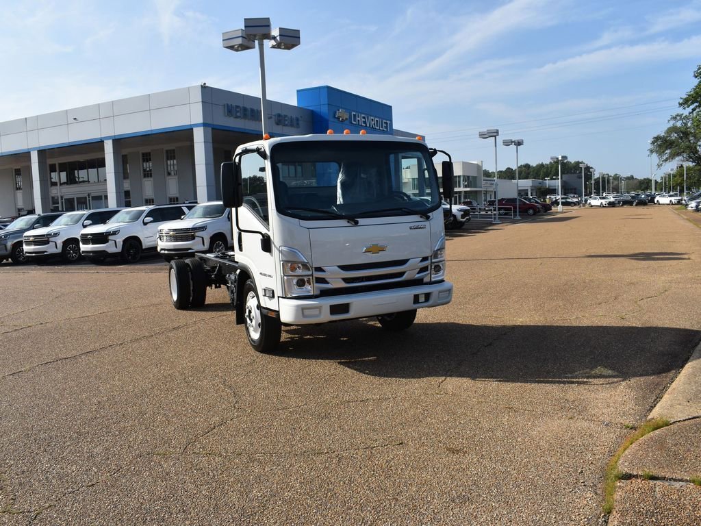 2025 Chevrolet Low Cab Forward 4500 Gas 176" WB Regular Cab's photo