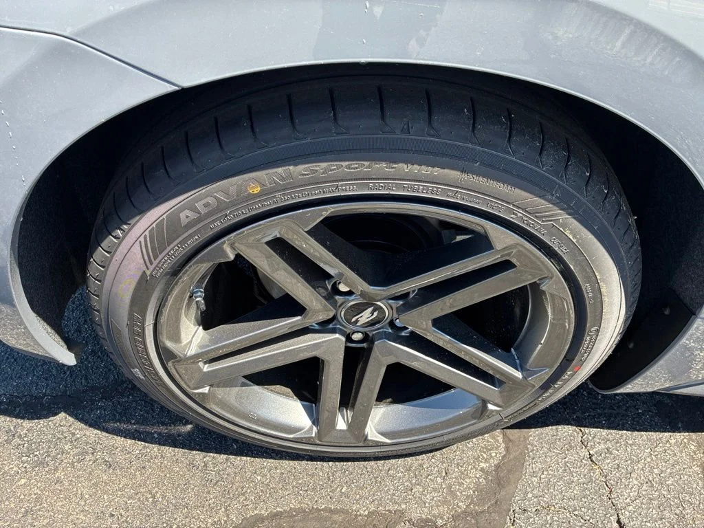 New 2026 Boulder Gray Pearl / Super Black Two-tone Nissan Sport image 10