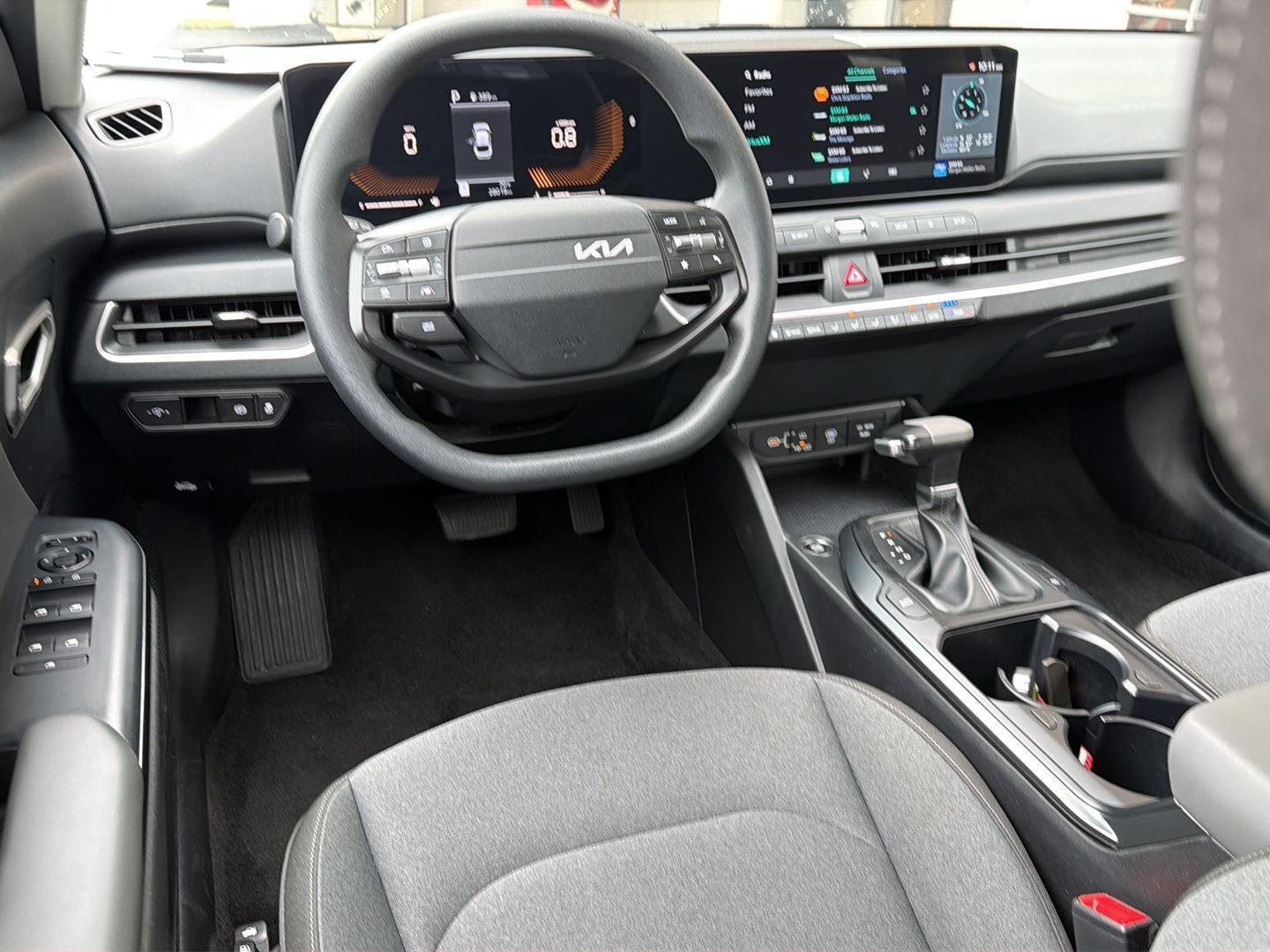 Used 2025 Snow White Pearl Kia LXS image 18