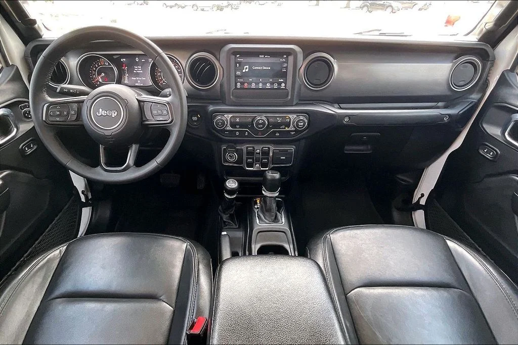 Used 2023 White Jeep Texas Trail image 7