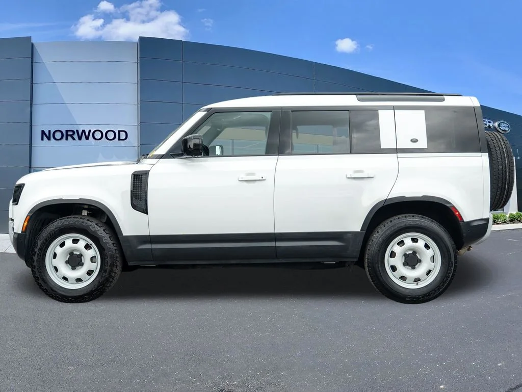 Used 2023 White Land Rover Standard image 7