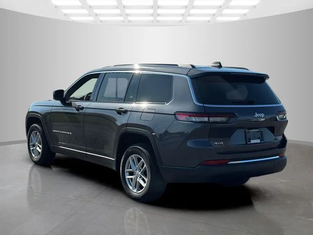 Used 2024 Gray Jeep Laredo image 5