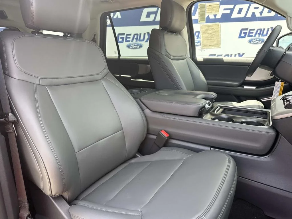 New 2026 Agate Black Metallic Ford Active image 32