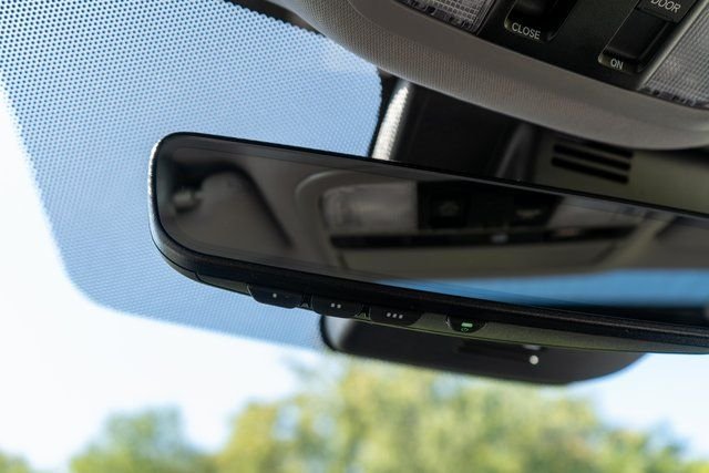 Used 2020 Modern Steel Metallic Honda Touring image 45