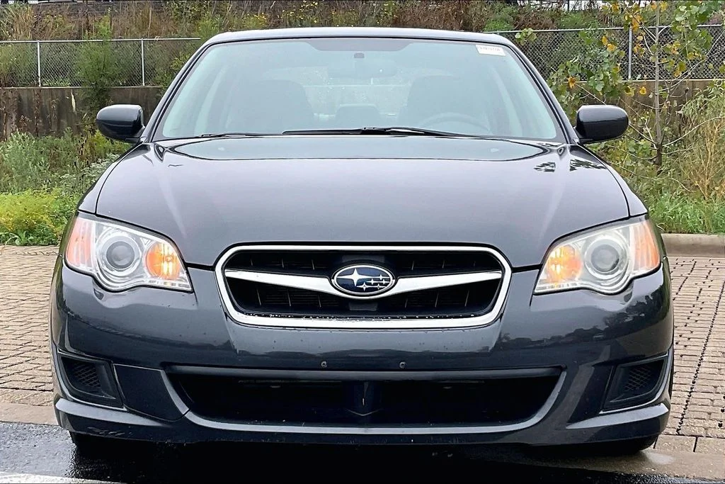 Used 2009 Gray Subaru 2.5i image 2