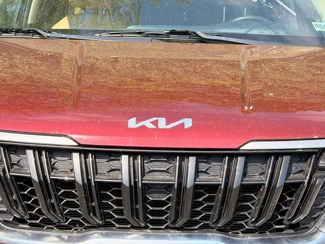 Used 2022 Red Kia LXS image 13